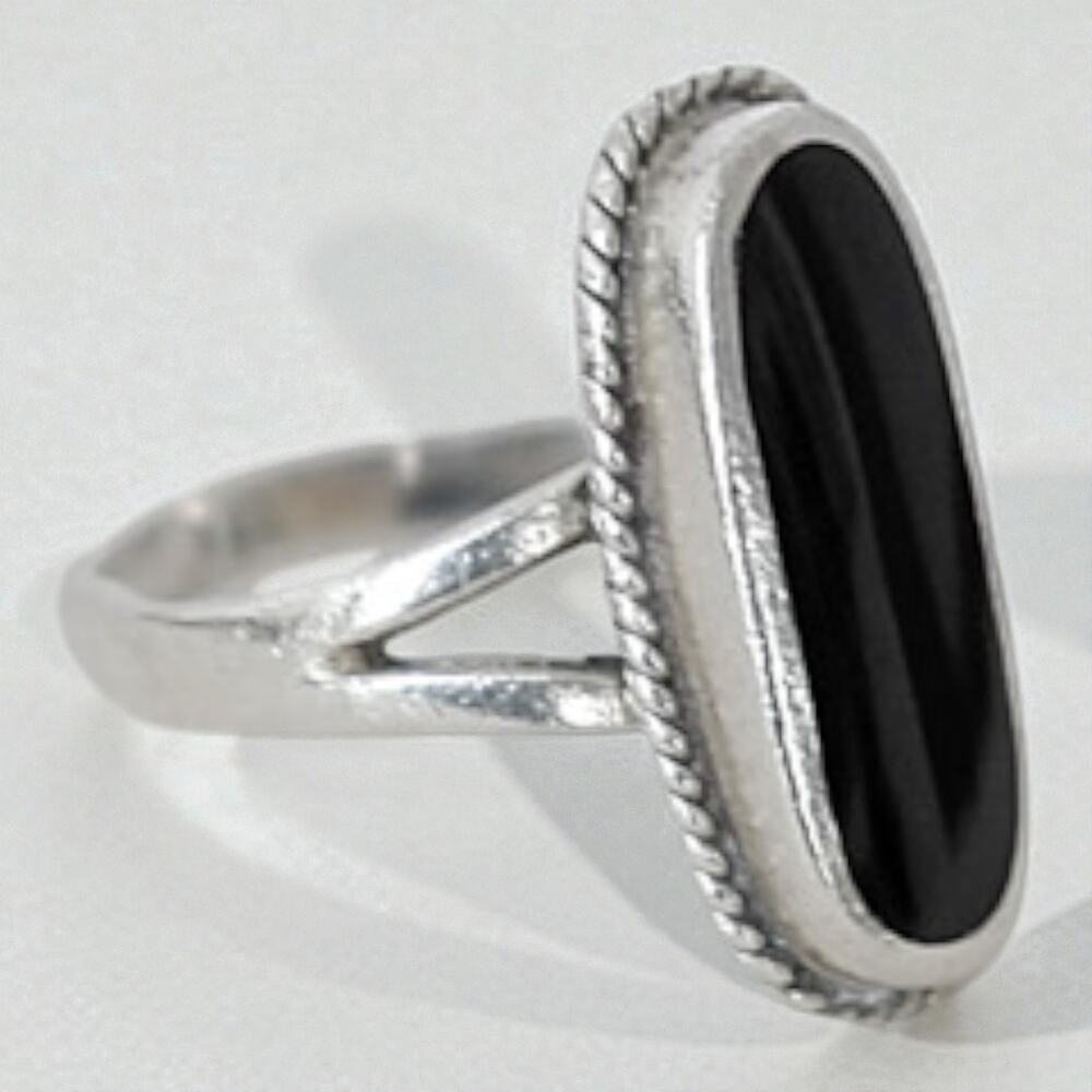Sterling Silver 925 Oval Black Onyx Ring Minimalist Boho Vintage Size 7.75
